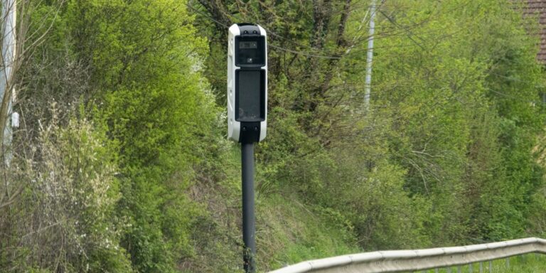 Un autre radar détruit par un incendie sur une autoroute dans le sud de la France